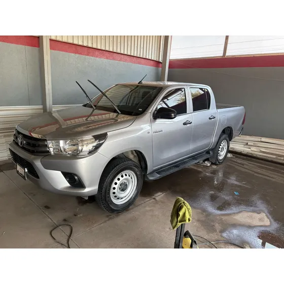 Toyota Hilux 2.7 Cabina Doble Base Mt