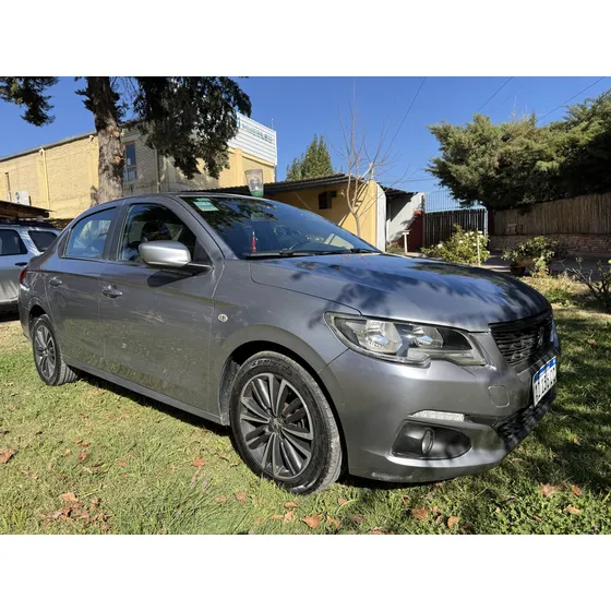 Peugeot 301 1.6 Allure Plus
