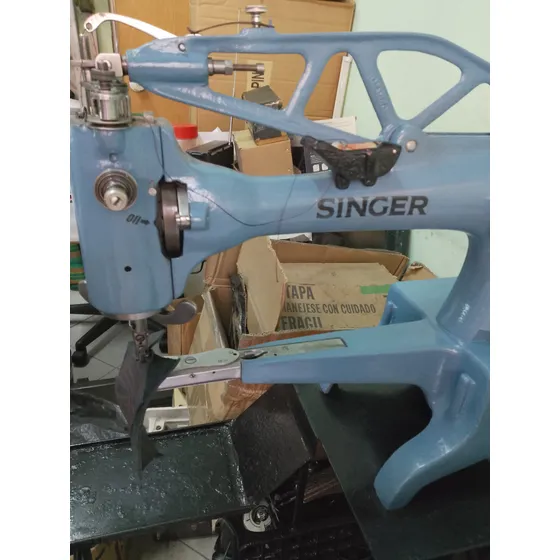 Máquina De Coser Singer 29k71 Remendona De Zapato Cromada Azul Acero