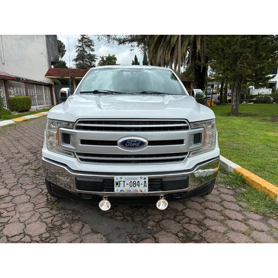 Ford Lobo 5.0l Doble Cabina Xlt V8 4x4 At