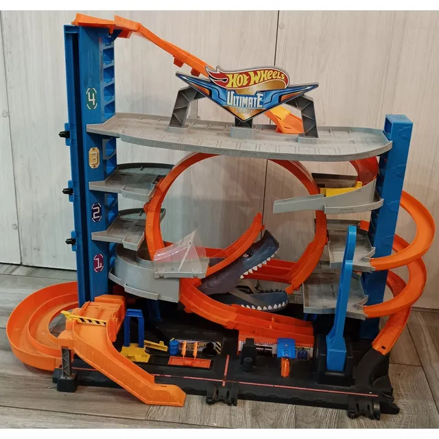 Hot Wheels Ultimate Mega Garage Tiburón