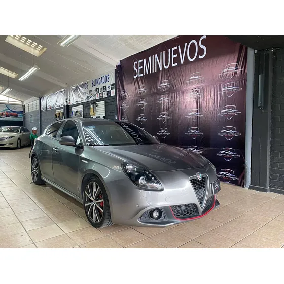 Alfa Romeo Giulia 2.0 Ti At