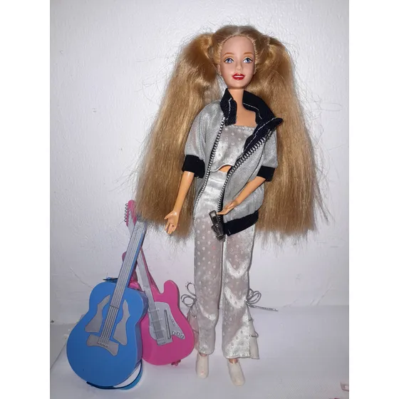 Muñeca Barbie Pelo Largo Guitarrista