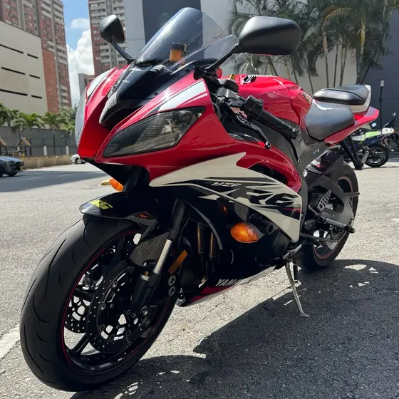 Moto Yamaha R6