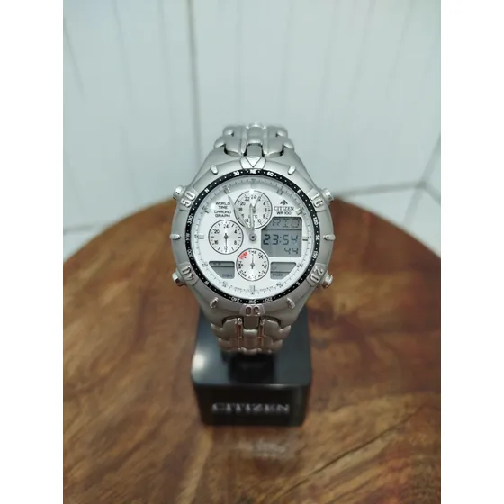 Relógio Citizen C300 Navihawk World Times Branco Série Prata
