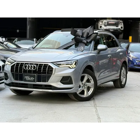 Audi Q3 Select