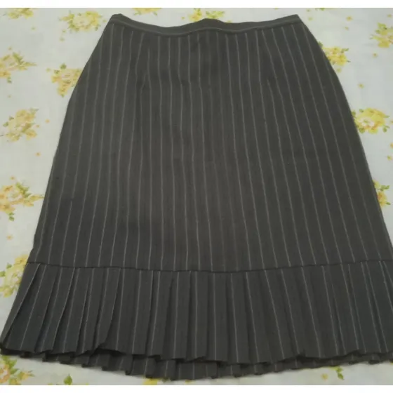 Falda Negra De Rayas Verticales 35 Por 64 De Largo
