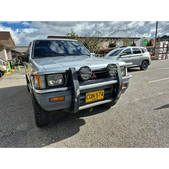 Mitsubishi L200 Mt 2.4 4x4