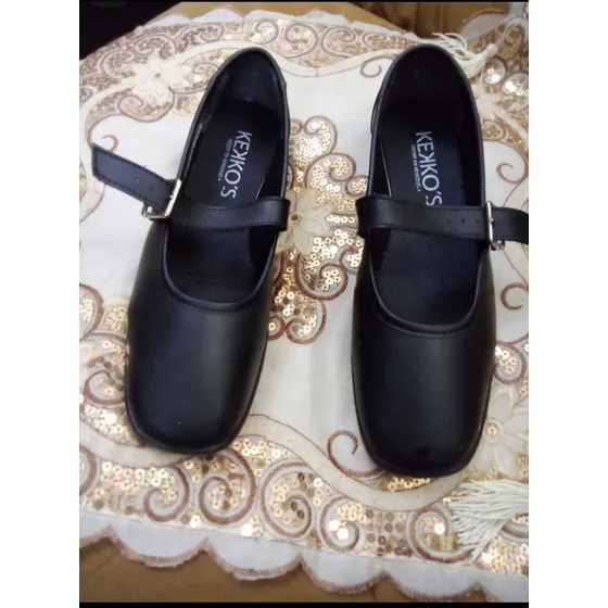 Zapatos Escolares Para Niñas Marca Kekkos Talla 37 Nuevos.