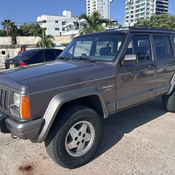 Jeep Cherokee 1995 4.0 Laredo