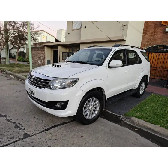Toyota Sw4 3.0 Srv Cuero I 171cv 4x4