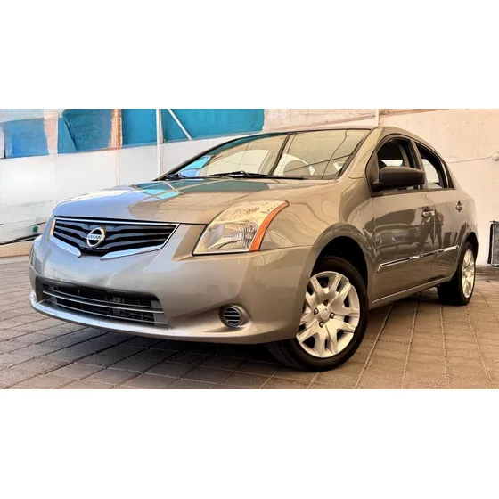 Nissan Sentra 2.0 Custom Cvt
