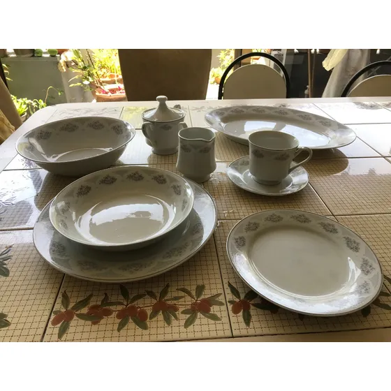 Excelente Oportunidad De Vajilla China Set De 8