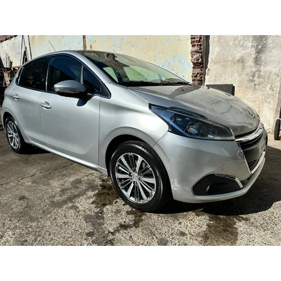Peugeot 208 1.6 Feline