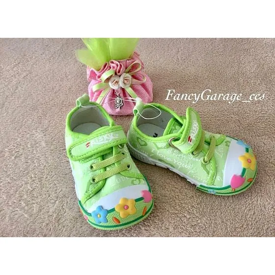 Zapatos Para Niñas Coquetas. Unico Par Verde.