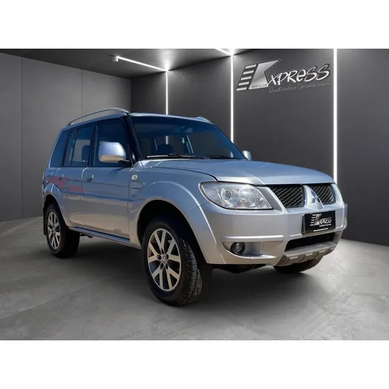 Mitsubishi Pajero Tr4 2.0 4x2 16v 140cv Flex 4p Manual