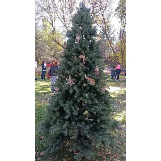 Árbol De Navidad Marca  Costco  Con 700 Luces  Easy Light.. 