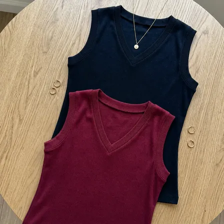 2 Blusas Regatas Feminina Estilosa Básica Elegante Confortáv Bordo E Preto G Liso