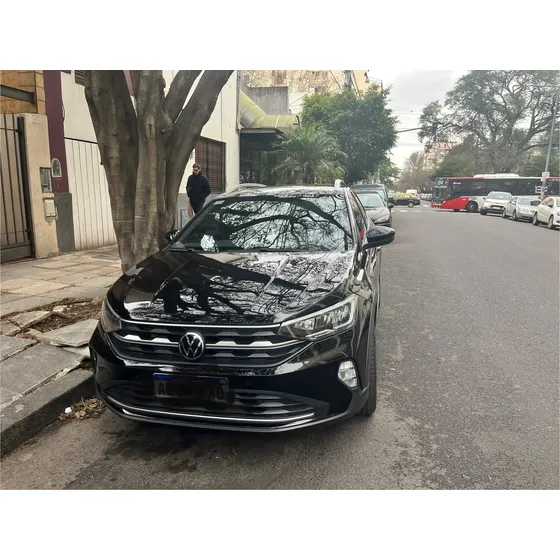 Volkswagen Nivus Highline 200 Tsi At