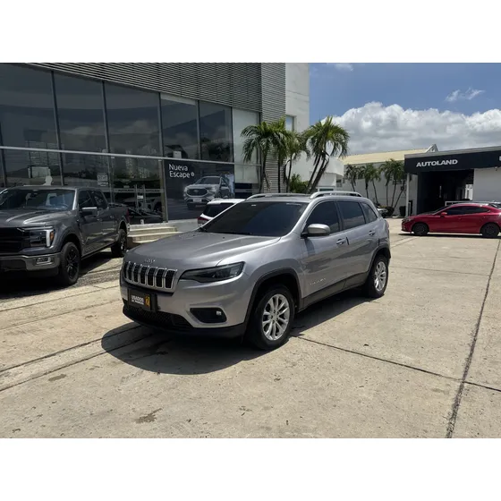 Jeep Cherokee 3.3