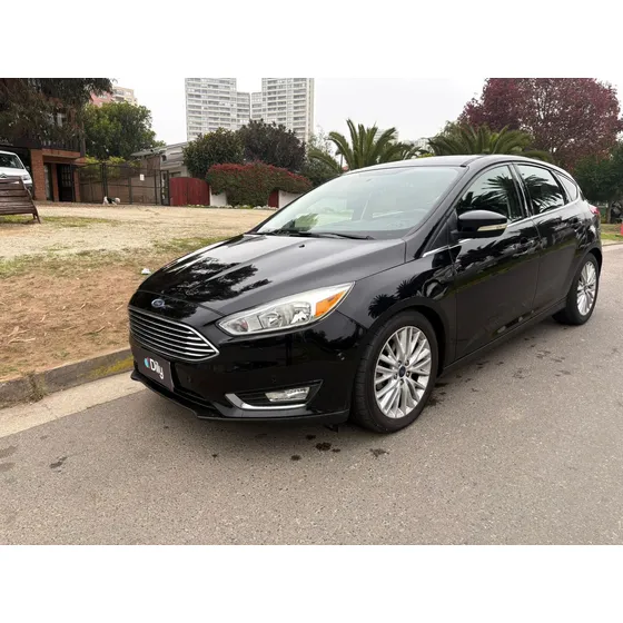 Ford Focus Titanium 5p