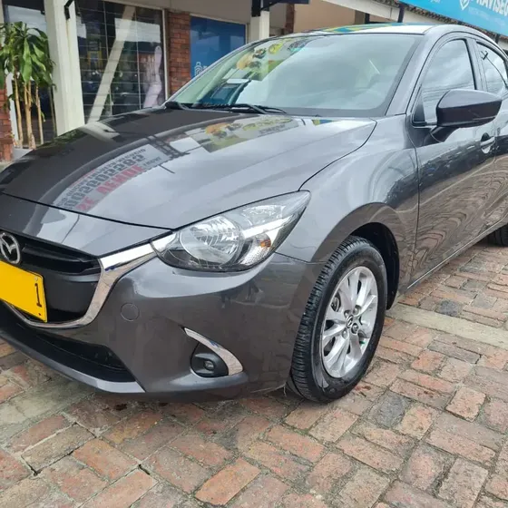 Mazda 2 2020 Touring 1.5cc Mt Aa 4x2