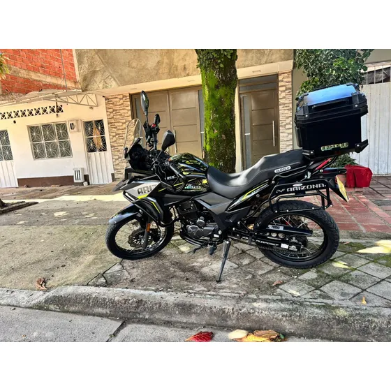 Moto Arizona 2025 En Perfecto Estado, Lista Para Traspaso...