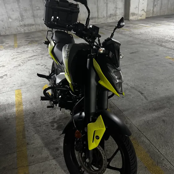 Color Gris Verde Limón, Incluye Maletero 45l Dr1