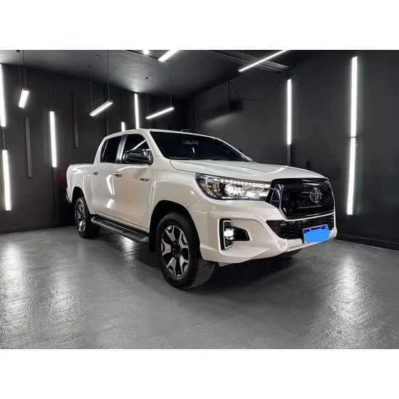 Toyota Hilux Pick-up 2.8 Cd Srx 177cv 4x2 At
