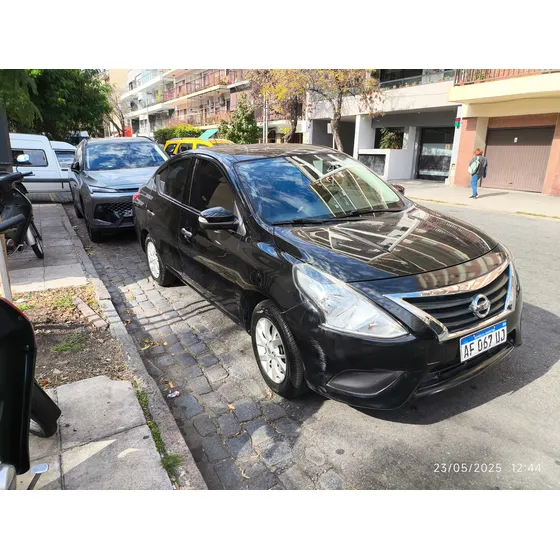 Nissan Versa V-drive Plus At