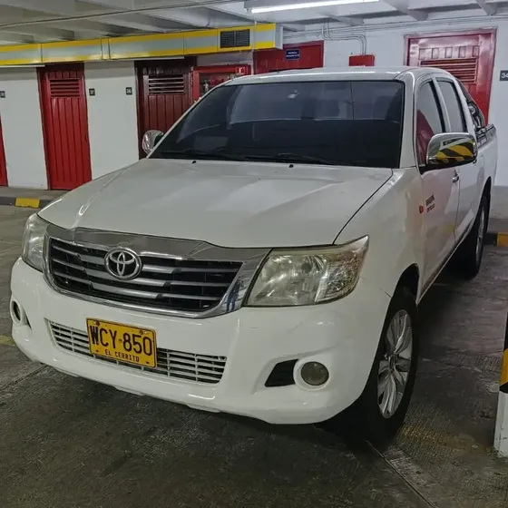 Toyota Hilux 2015 2.7 Imv