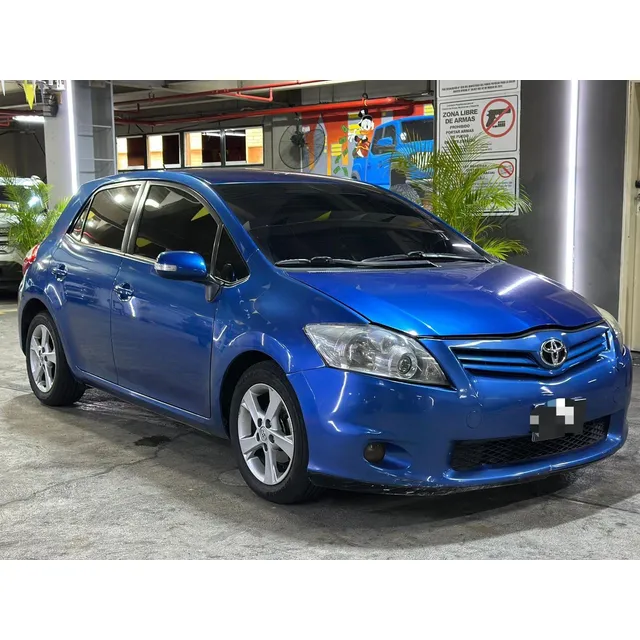 Toyota Auris .