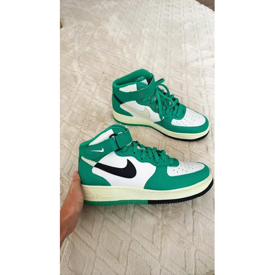 Nike Air Force 1 Mid 07 Lv8