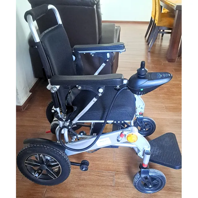 Silla De Ruedas Eléctrica Plegable Usado Con Joystick Negro