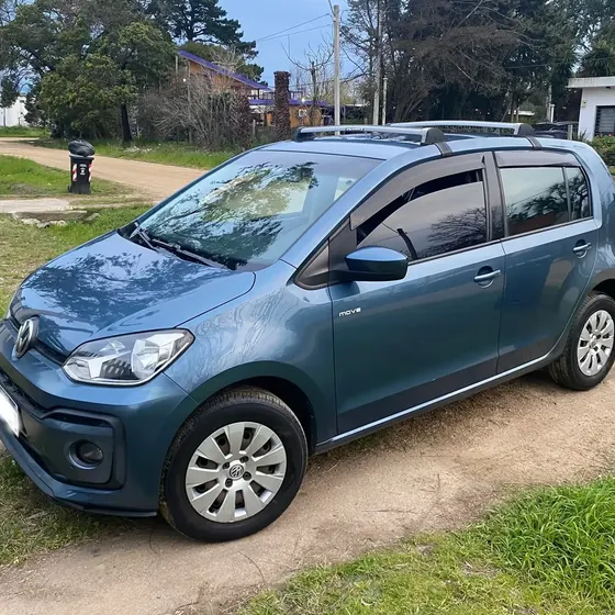 Volkswagen Up! 2018 1.0 Move Up! 75cv