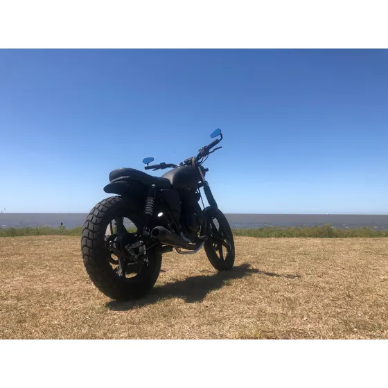 Suzuki Gn125 2017 20000 Km Aprox Modificada En Cafe Racer
