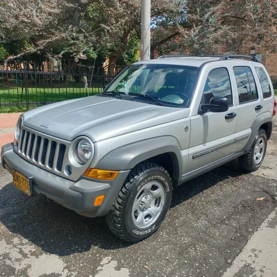 Jeep Cherokee 2006 4x4 3.7 Mt Aa