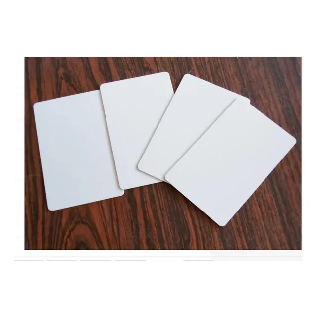 Tarjetas De Pvc Para Carnet Premiun. Cr80 30mil. Paq. X 50 U