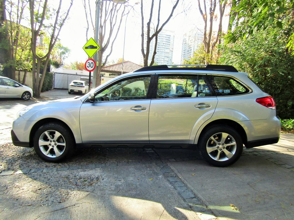 Subaru New Outback Limited Cvt 2.5i 2015