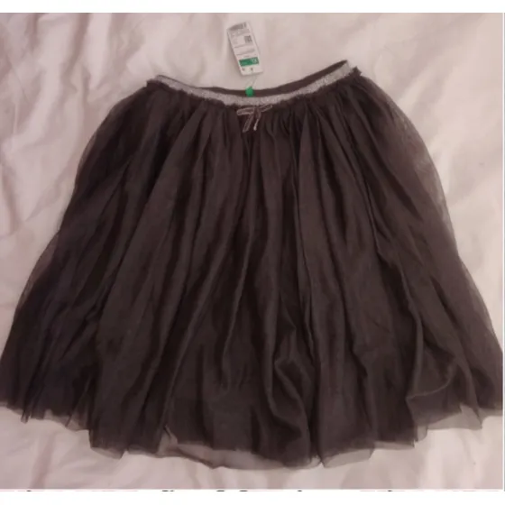2 Faldas Benetton. Nuevas. Talla: Xl (10-11 Años) Precio C/u