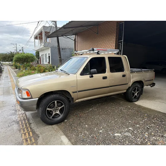 Toyota Hilux 2.4l