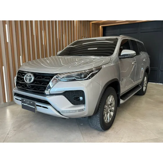 Toyota Fortuner 2.7 Srv Street Aut