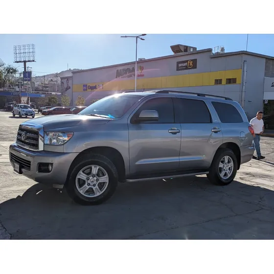 Toyota Sequoia Sr5 Aa R-18 Piel Premium At
