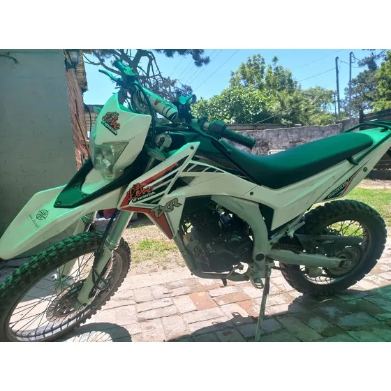Motocicleta Corven Triax 250 Año 2018 ,230 Cm3 10.000km Real