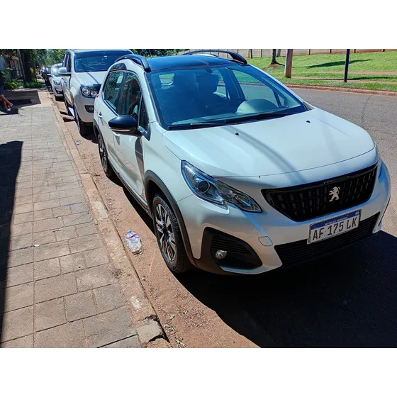Peugeot 2008 1.6 Feline