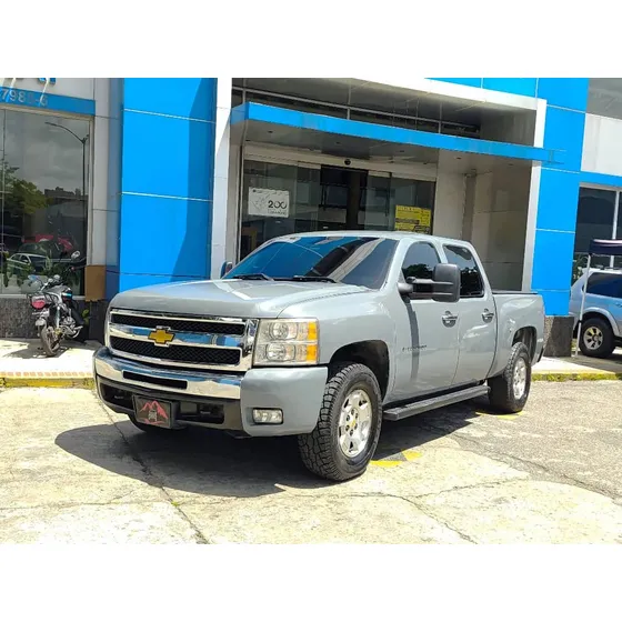 Chevrolet Silverado Pick Up