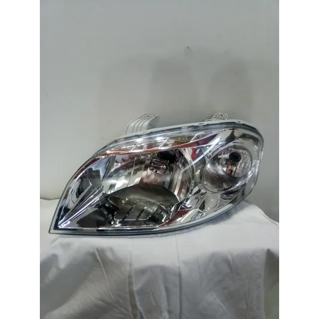 Ambos Faros De Aveo Lt Y Ls Made En Korea.