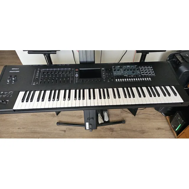 Roland Fantom-7 Estación De Trabajo Musical 76 Teclas