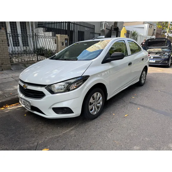 Chevrolet Onix Plus 1.4 Black Edition