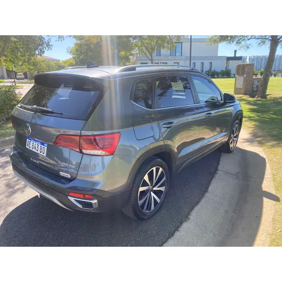Volkswagen Taos Highline